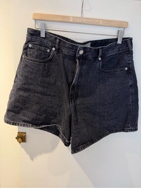 Everlane Black Denim High-Waist Women’s Shorts